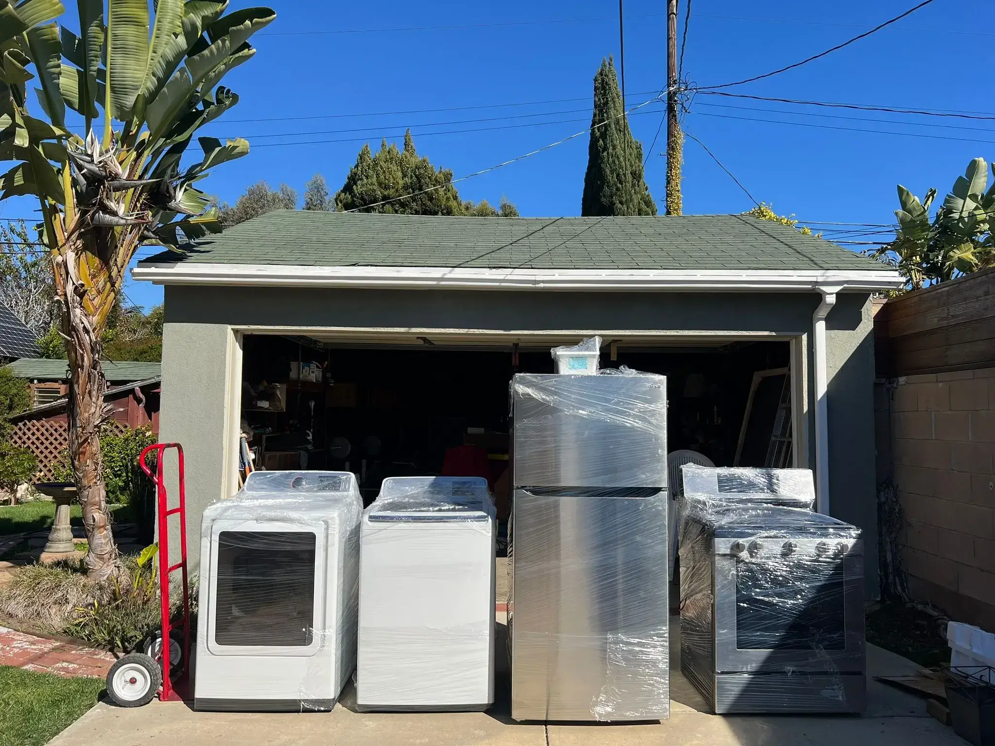 Fridge and washer moving